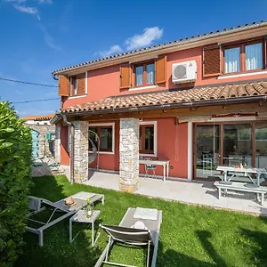  Ferienhaus Poiai Stonehouse With Jacuzzi