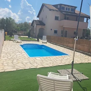  Apartment Peroj 100 C