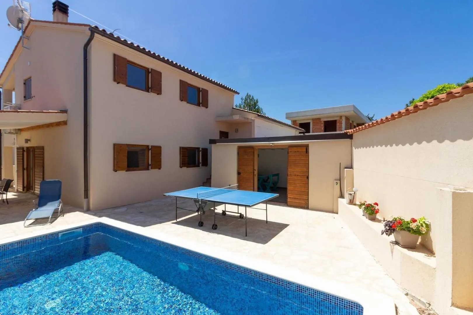 Ferienhaus Mit Privatpool Fuer 10 Personen Ca 175 Qm In Peroj, Istrien Istrische Riviera 0*, Peroj Croatia